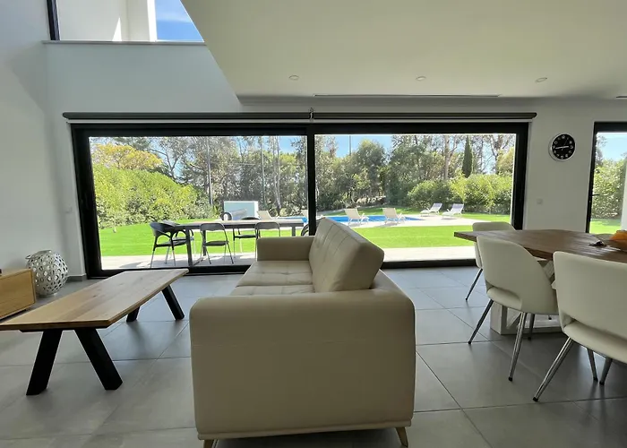 Villa Elodie Piscine Privé, Parking