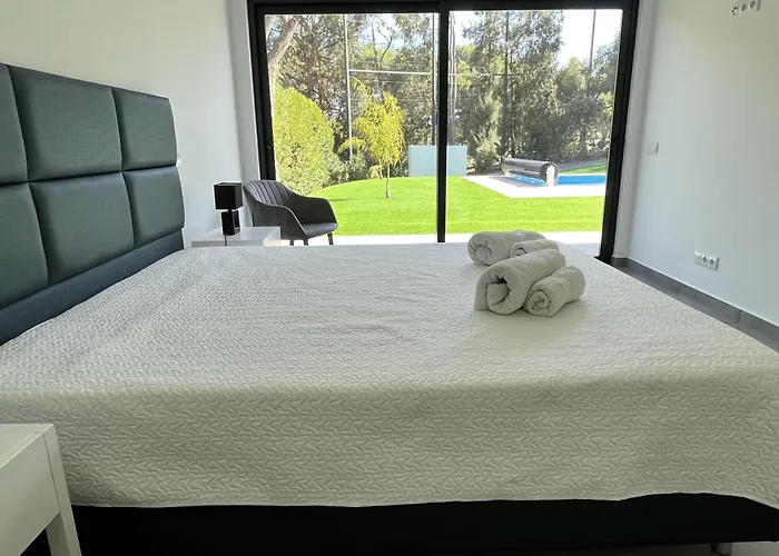 Elodie Piscine Privé, Parking Portimão