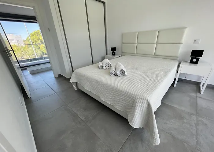 Elodie Piscine Privé, Parking Villa Portimão