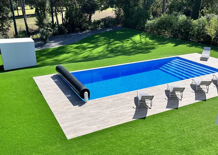 Elodie Piscine Privé, Parking *