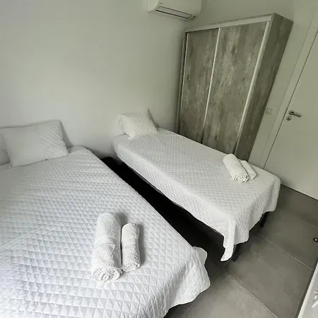 Elodie Piscine Privé, Parking Villa Portimão