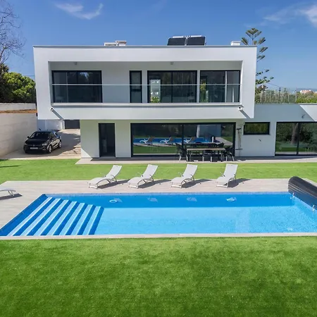 Villa Elodie Piscine Privé, Parking