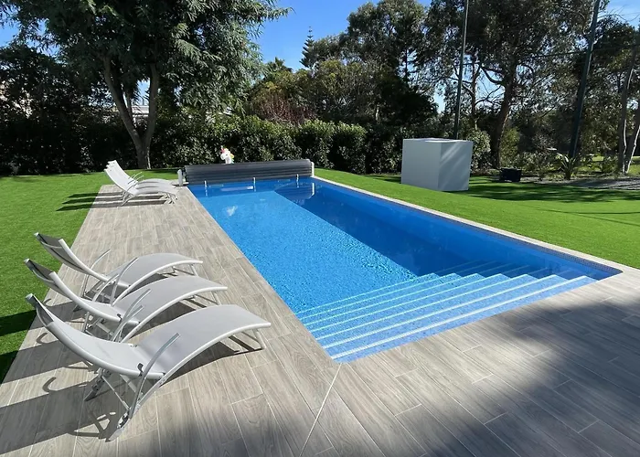 Elodie Piscine Privé, Parking Villa Portimão