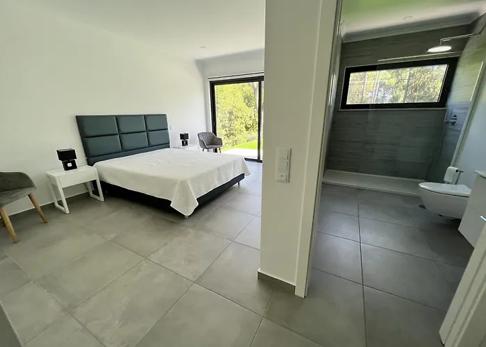 Elodie Piscine Privé, Parking Villa