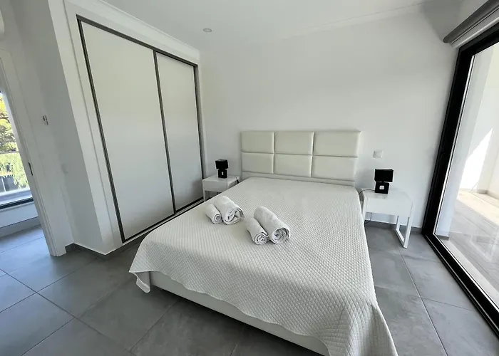 Elodie Piscine Privé, Parking Villa