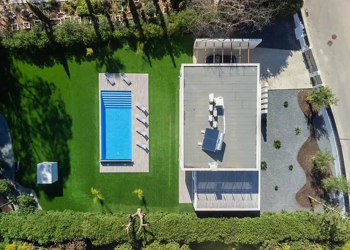 Elodie Piscine Privé, Parking Villa