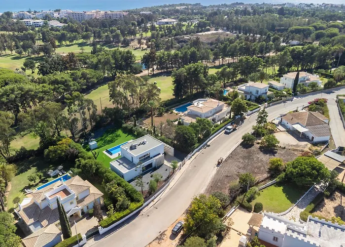 Elodie Piscine Privé, Parking Villa Portimão